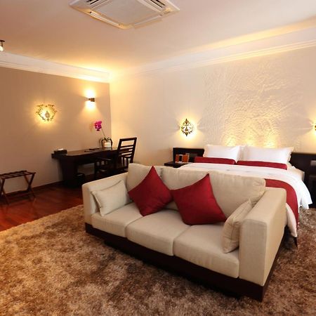 Arunreas Hotel Phnom Penh Phòng bức ảnh