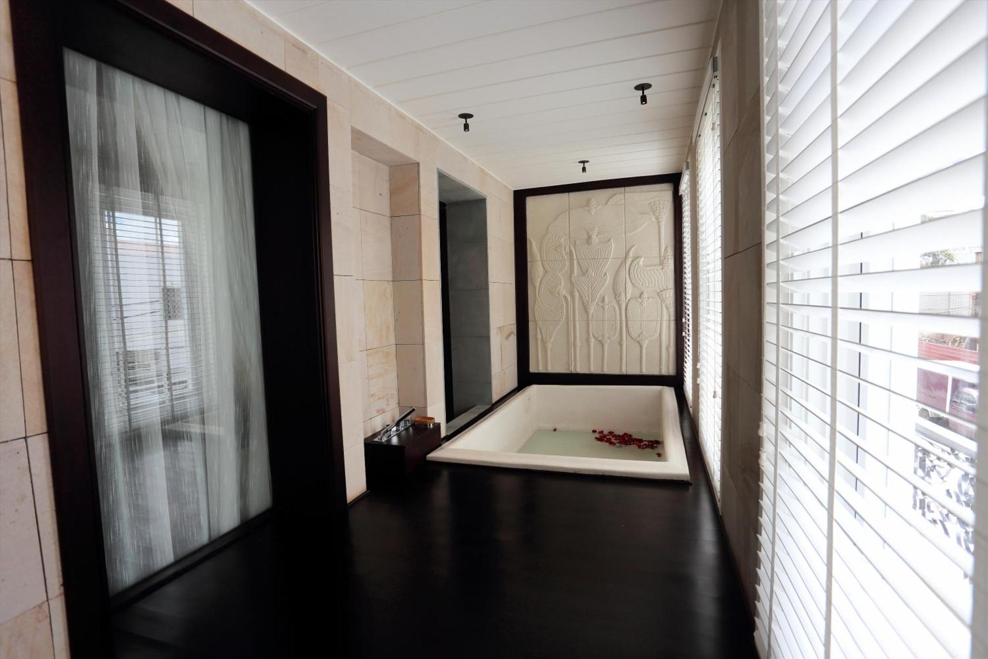 Arunreas Hotel Phnom Penh Phòng bức ảnh